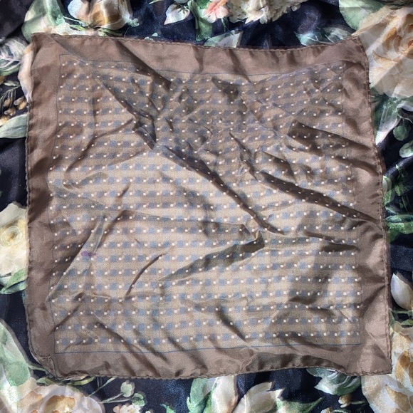 Bundle of four pocket hanky’s - Picture 6 of 7